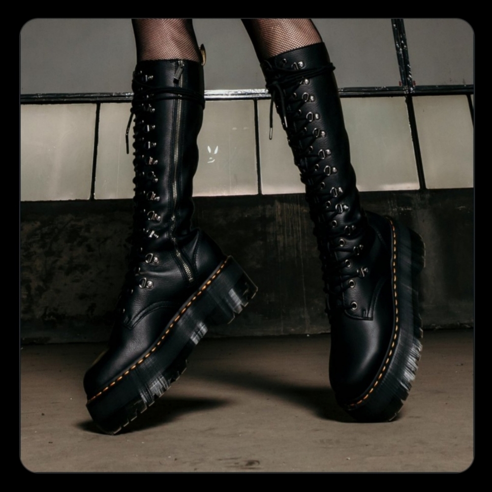 DR. MARTENS 1B60 MAX HARDWARE LEATHER KNEE HIGH BOOTS